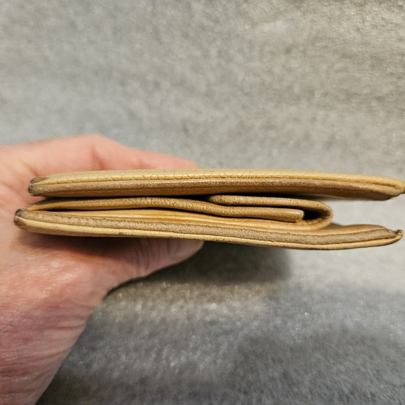 COPY - Chanel bifold wallet - Picture 4 of 16